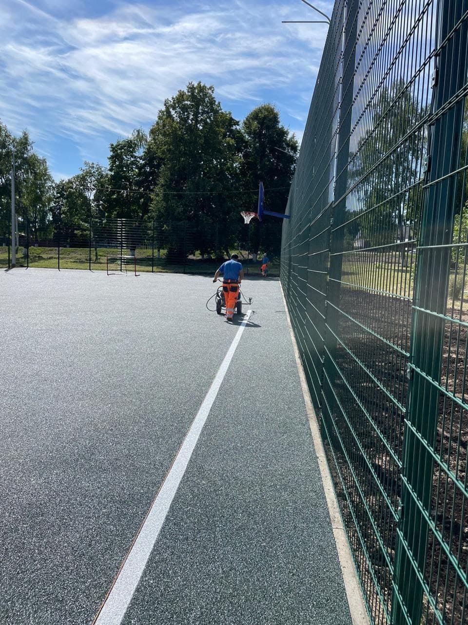 Асфальт или бетон для двора частного дома: плюсы и минусы