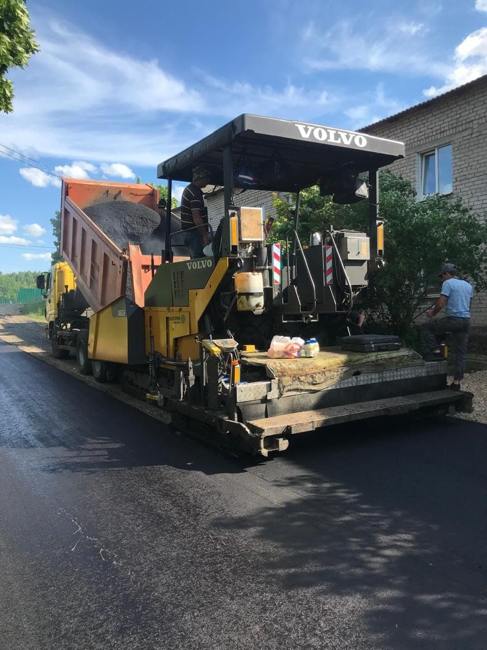 Стоимость асфальтирования двора: от чего зависит цена